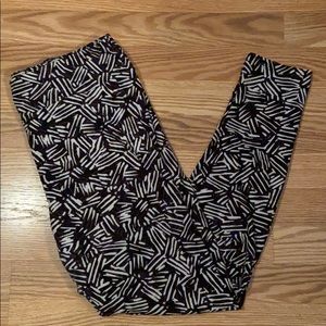 LulaRoe Zebra TC leggings